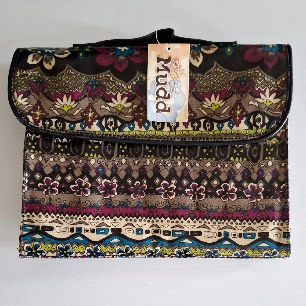 MUDD Multicolor Tablet Case - Picture 2 of 8